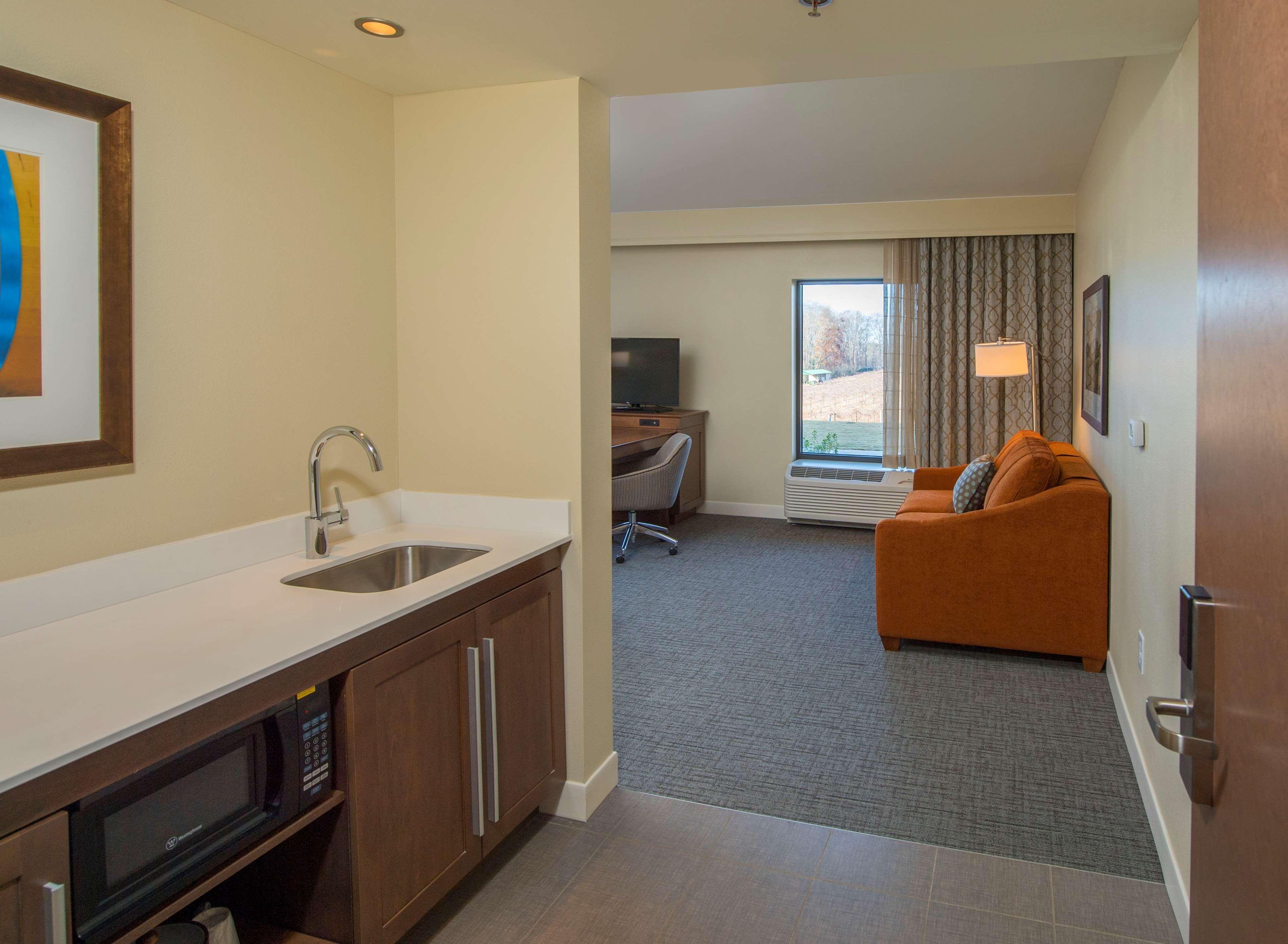 Hampton Inn & Suites Браселтън Екстериор снимка