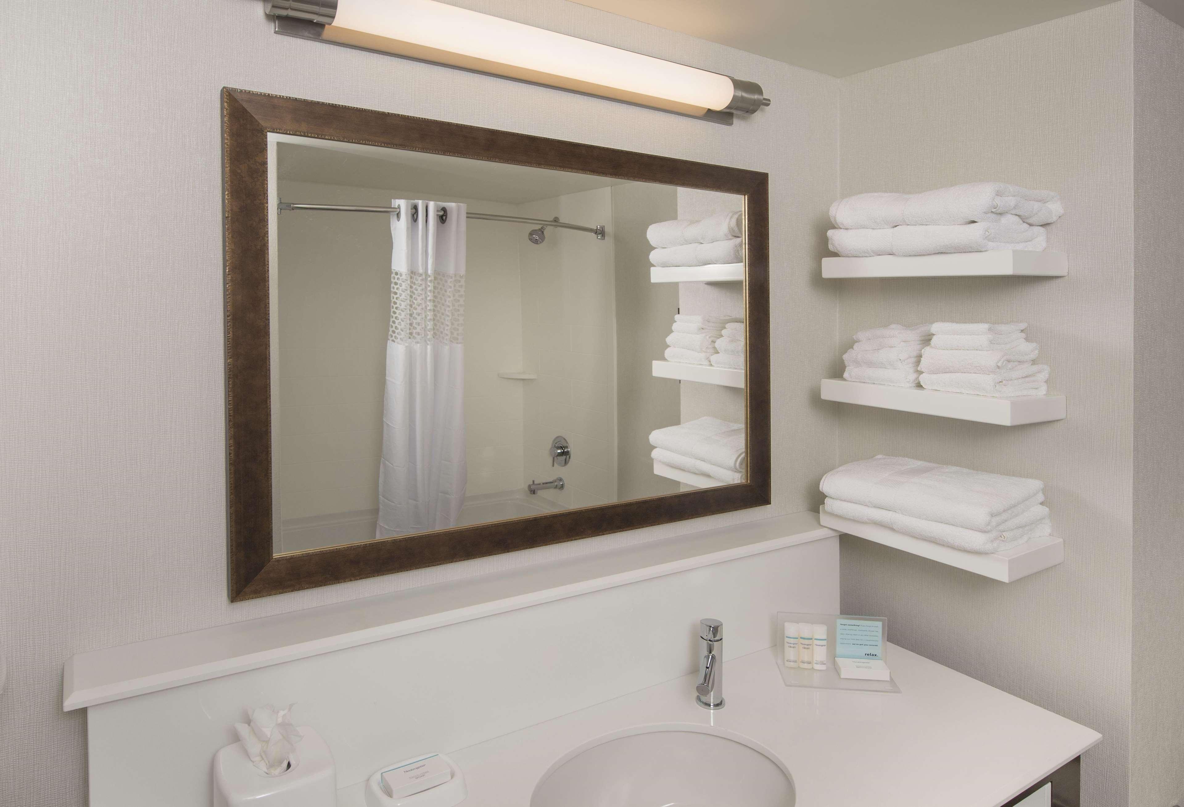 Hampton Inn & Suites Браселтън Екстериор снимка